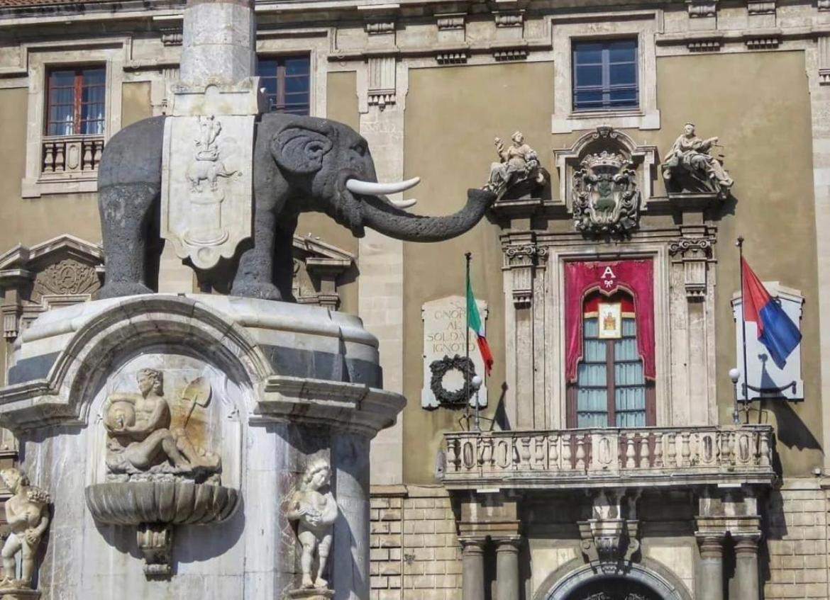 Mini House Catania Historic Center Villa Bagian luar foto